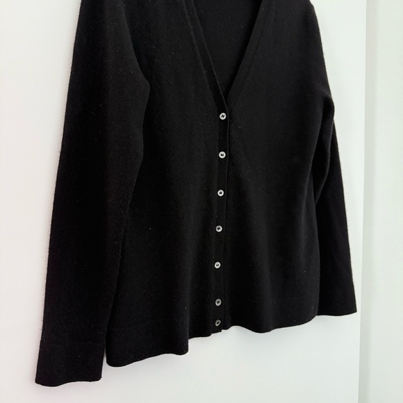 Vintage black classic cashmere cardigan - Medium - Picture 4 of 5